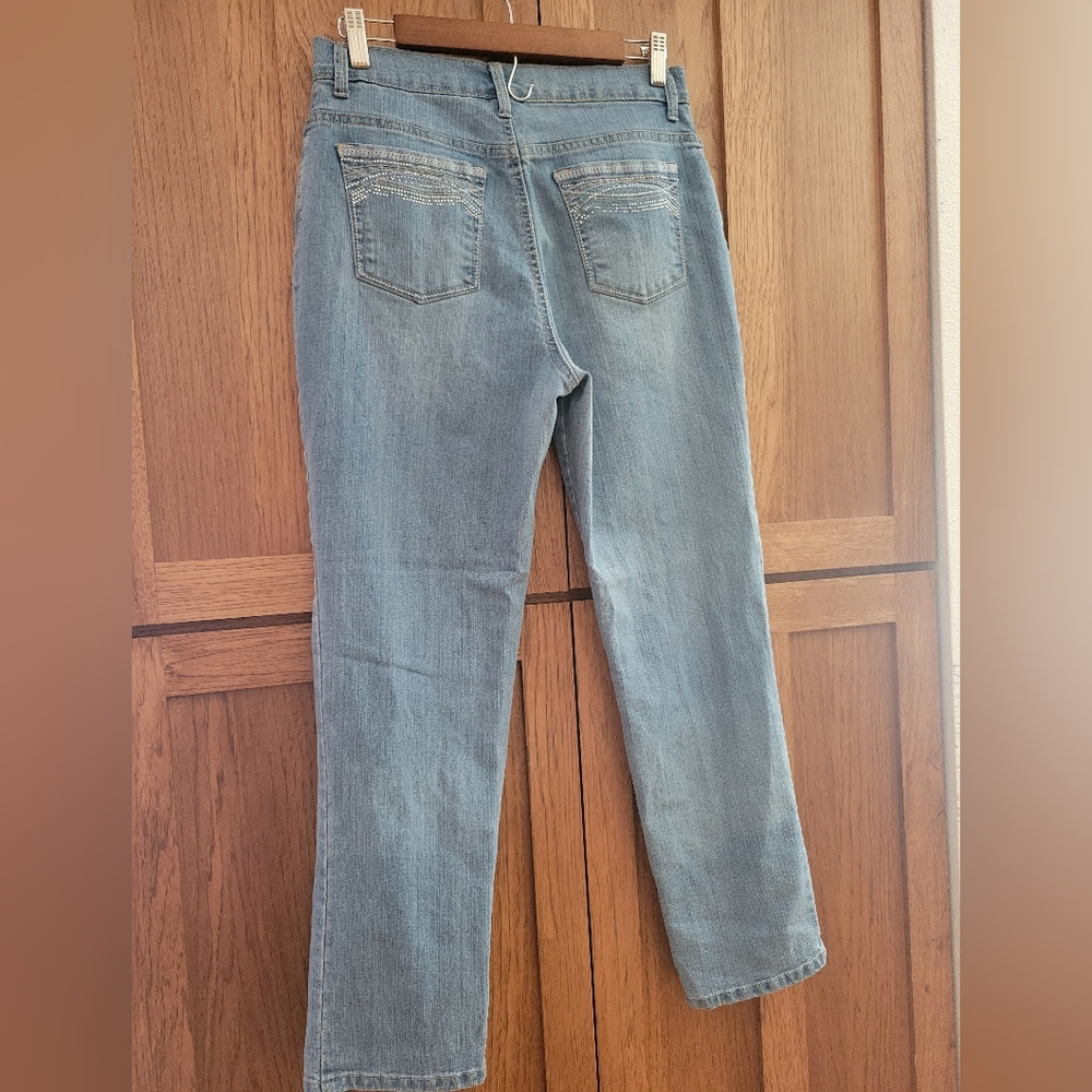 Gloria Vanderbilt Womens 2015 Amanda Style Light Denim Jeans. Size 10 Short - Picture 2 of 12